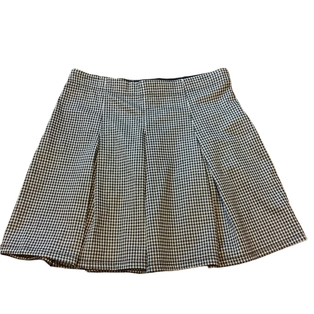 Max Studio Women’s High Waisted Pleated Skirt. NEW WITH TAGS. Size L